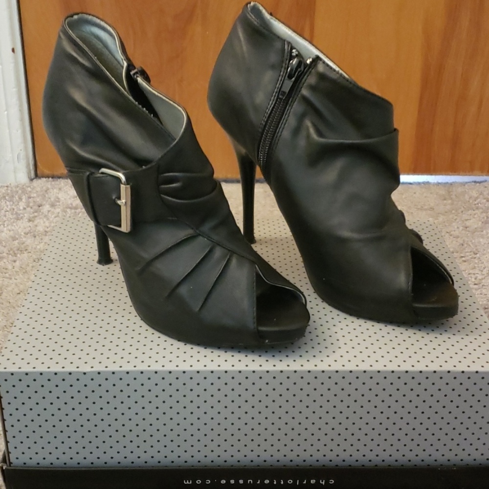 heels - Picture 2 of 2